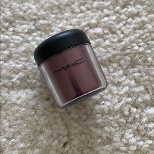 MAC Blackened Red Reflects